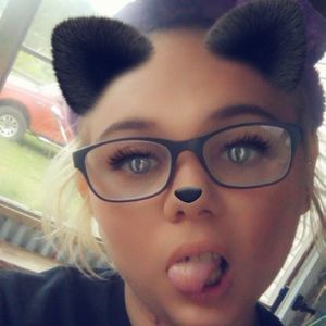 Meet your Posher, Alicia